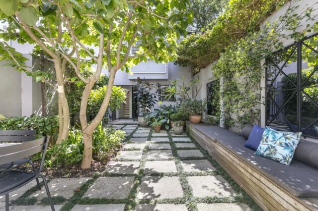 'Wish you well.'
Spied this courtyard featuring our outdoor mirrors in a realestate ad.#backyardgoals #outdoorliving #outdoor #alfresco #gardenlife  #beautifulplaces #outdoordesign  #stylishhomes #outdoormirrors #australiandesign #gardenaccessories #gardendesign #welovestyle #outdoorstyle #lovelifeoutdoors #stylishaccessories #gorgeousgarden #exteriordesign #outdoorspace #landscapearchitecture #outdoorliving #landscapedesigner #australiandesigner #landscapedesign